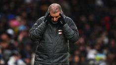 Pelatih Tottenham Hotspur, Ange Postecoglou, tak mampu menutupi kekecewaan setelah anak asuhnya kembali telan kekalahan di lanjutan Liga Inggris 2024-2025. (Mike Egerton/PA via AP)