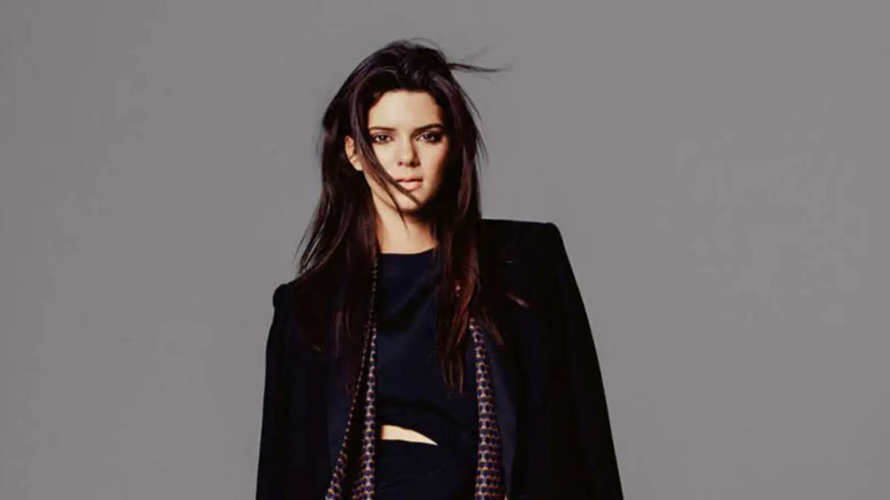 Publik Mengkritik Kendall Jenner yang Tampil Vulgar