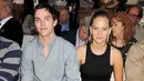 Nicholas Hoult dan Jennifer Lawrence bertemu dan pacaran di tahun 2010. Di awal 2013 keduanya sempat putus dan balikan di tahun 2014. Namun setelah itu mereka tak lagi bersama. (Getty Images/Elle)