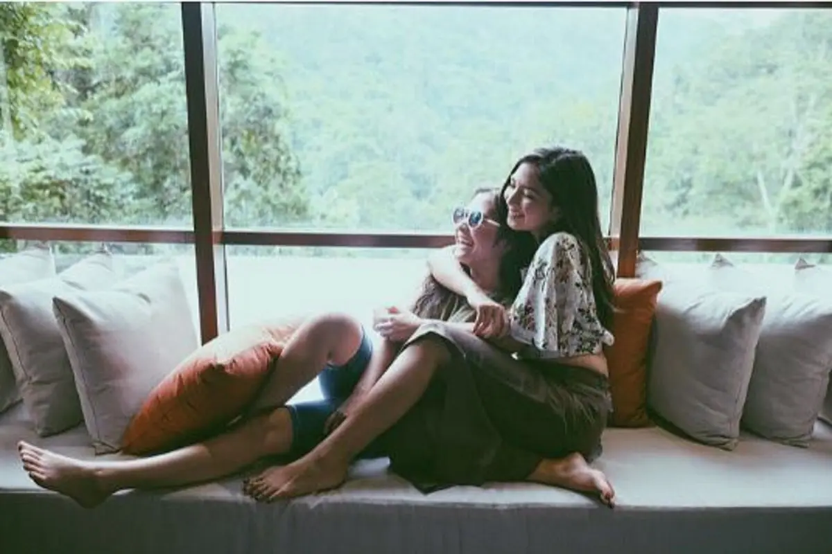 [Bintang] Prilly Latuconsina dan Jessica Mila
