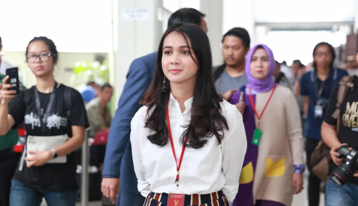 Namun sayang, kehadiran Dhea sebagai saksi tak bisa diterima hakim alias ditolak. Pemeran sinetron Aku Bukan Anak Haram itu tak bisa memberikan kesaksiannya. (Adrian Putra/Bintang.com)