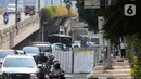 Pramono Anung menilai keberadaan galian yang terbengkalai, namun tetap dipagari atau diberi penyekat, memperburuk arus lalu lintas. (Liputan6.com/Angga Yuniar)