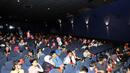 Suasana di dalam bioskop  jelang pemutaran film The Hobbit di Blitz Megaplex,  Jakarta, Minggu (21/12/2014). (Liputan6.com/Panji Diksana)