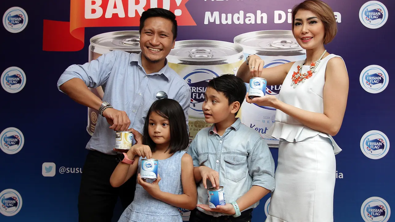 Arie Unting dan keluarga 