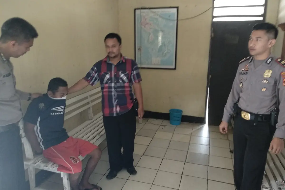 Rumah dibakar