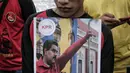 Gerakan Buruh untuk Rakyat (Gebrak) menggelar unjuk rasa di depan Kedubes Amerika Serikat, Jakarta, Selasa (12/2). Dalam aksinya, mereka memprotes kebijakan campur tangan Amerika Serikat pada urusan dalam negeri Venezuela. (Liputan6.com/Faizal Fanani)
