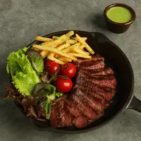 Sensasi Makan Steak di Perancis/ copyright fimela