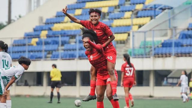 Persis Solo Women, Remini Rumbewas