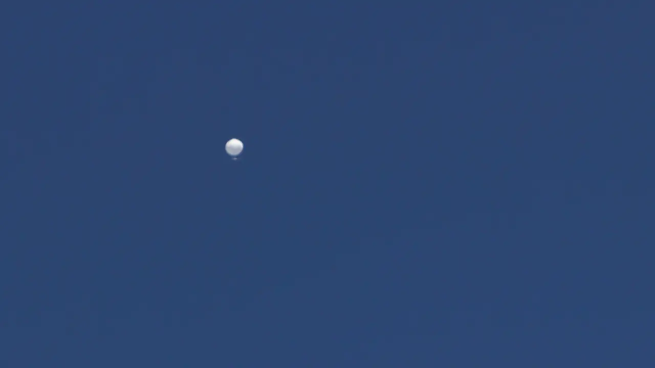 Penampakan Balon Mata-Mata China Terbang di Langit Amerika Serikat