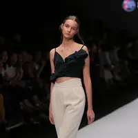 Jakarta Fashion Week 2019: Indonesia Fashion Forward - Peggy Hartanto / Photo by Deki Prayoga (FIMELA.com)