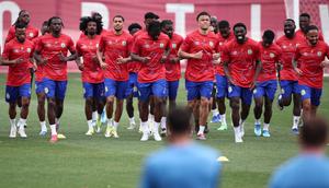 Para pemain Republik Demokratik Kongo mengikuti sesi latihan di Pusat Pelatihan Verde Valle di Zapopan, negara bagian Jalisco, Meksiko, pada 30 Maret 2026, menjelang pertandingan play-off final kualifikasi Piala Dunia melawan Jamaika di Stadion Akron pada 31 Maret.
(Ulises Ruiz/AFP)