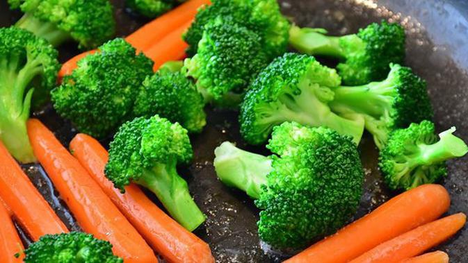 Resep Tumis Brokoli Wortel Super Praktis dan Enak