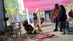 Di tengah susahnya cari pekerjaan lantaran ketatnya persaingan latar belakang pendidikan, ternyata industri di Tangerang menyediakan lapangan pekerjaan yang mengutamakan pengalaman pengalaman bekerja sebelumnya, daripada syarat pendidikan formal.