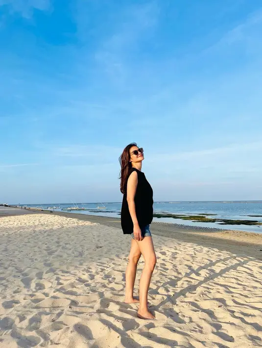 Cut Tari (Instagram/cuttaryofficial)