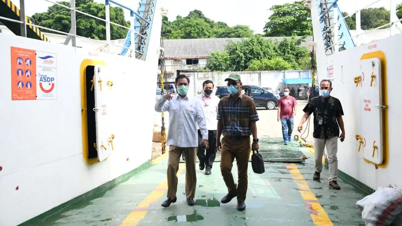 Kepala BPH Migas melakukan Kunjungan Lapangan terkait ketersediaan kebutuhan JBT untuk kapal ASDP wilayah Sorong, Papua Barat. (Dok BPH Migas)