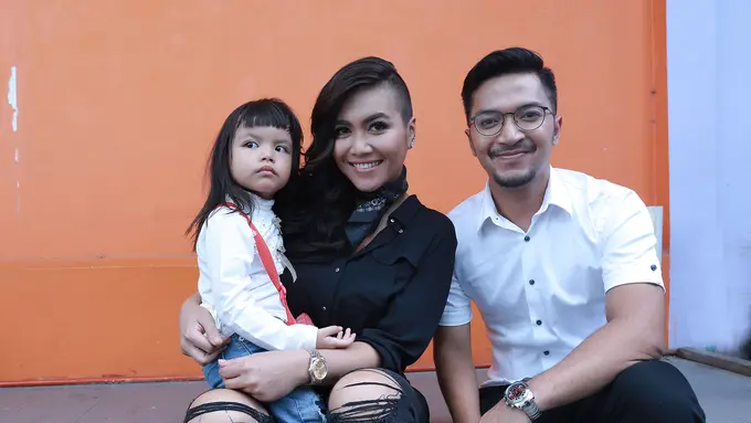 [Bintang] Ihsan Tarore dan Denada