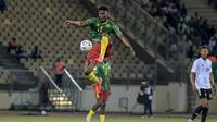 Carlos Baleba diincar Manchester United (AFP)