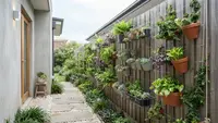10 Ide Taman Mini di Samping Rumah untuk Lahan Selebar Satu Meter, Solusi Cantik Lahan Sempit