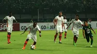 Perseru saat melawan Persebaya di Stadion GBT, Surabaya, Minggu (25/3/2018). (Bola.com/Aditya Wany)