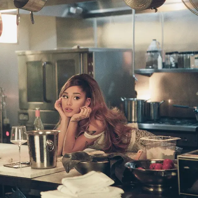 Profil dan Fakta Menarik Ariana Grande yang Jadi Pemeran Utama di Film \'WICKED\'. (instagram/arianagrande)