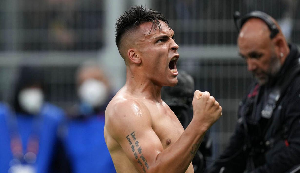 <p>Tambahan tiga poin membuat Inter sementara memuncaki klasemen Serie A dengan 78 poin dari 36 laga, unggul satu angka dari AC Milan yang baru bermain Senin (9/5/2022) menghadapi Hellas Verona. (AP/Antonio Calanni)</p>