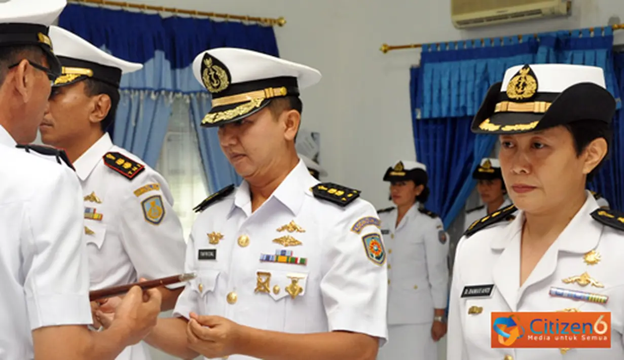 Citizen6, Surabaya: Komandan Pusdikes dalam amanatnya mengatakan serahterima jabatan merupakan bagian dari rangkaian tour of duty dan tour of area di lingkungan TNI AL yang menggambarkan dinamika pembinaan personel. (Pengirim: Penkobangdikal)