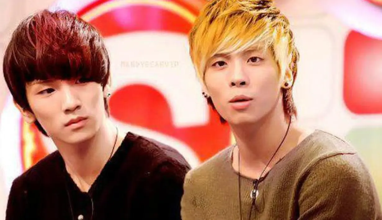 "Jangan khawatir, kami akan menjaga ibu dan kakakmu selayaknya keluarga sendiri," tuturnya. (foto: hellokpop.com)