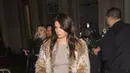 Tak hanya itu saja, Kendall rupanya kerap konsultasi kepada kakak-kakaknya seperti Kim dan Khloe yang memiliki wawasan luas tentang produk kecantikan. (AFP/Bintang.com)