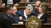 Gubernur Minnesota AS Jatuh Pingsan Saat Pidato di Depan Parlemen