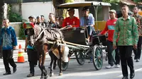 7.000 Relawan Jadi Pagar Betis Kirab Kereta Calon Menantu Jokowi
