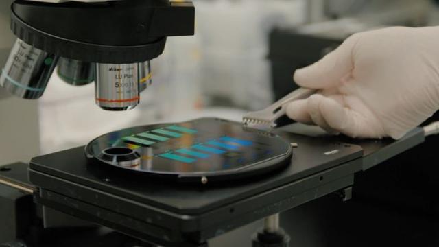 Chip otak Neuralink. Credit: Neuralink