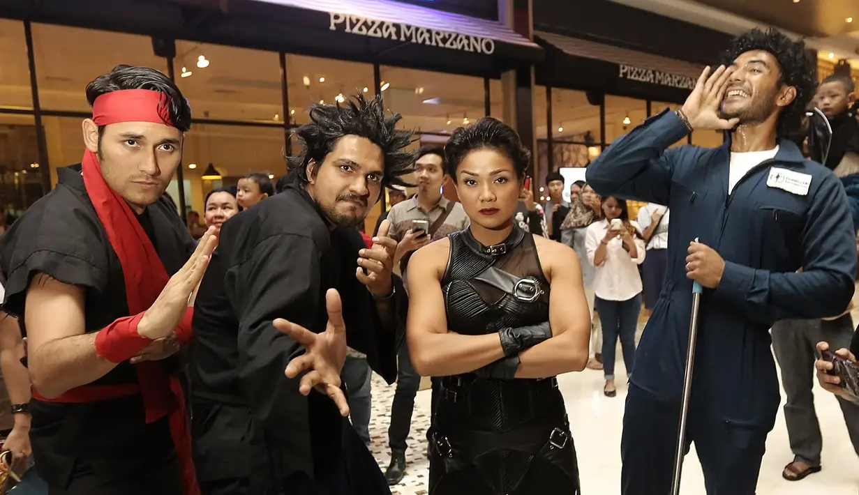 Untuk memaksimalkan perannya, Nirina pun membentuk tubuhnya menjadi lebih kekar. Bahkan, suaminya sendiri, Ernest Fardiyan Syarief takut saat melihat istrinya yang kini jadi berotot. (Bambang E.Ros/Bintang.com)