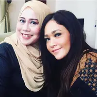 Maia Estianty  dan Dewi Yull (Instagram/@maiaestiantyreal)