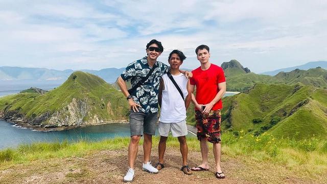 6 Momen Seru Caesar Hito dan Stefan William Syuting Sambil Liburan di Labuan Bajo