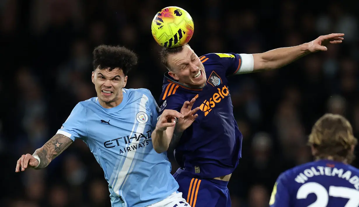 Nico yang bermain sebagai starter berhasil membayar kepercayaan pelatih Pep Guardiola. (AFP/Darren Staples)