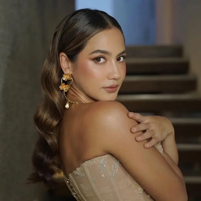 Deretan Foto Pevita Pearce Pamer Punggung Mulus