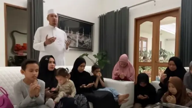7 Momen Sedih Kartika Putri Antar Anak Sekolah ke Yaman, Tak Kuasa Menahan Air Mata