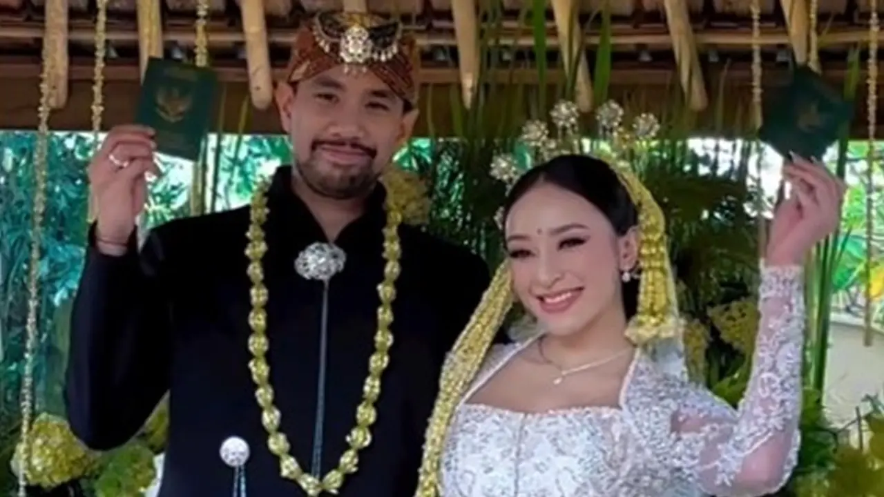 6 Potret Pernikahan Amanda Zahra dengan Adli, Tampil Anggun Pakai Kebaya Putih