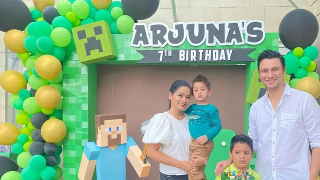 [Fimela] Arjuna Anak Titi Kamal dan Christian Sugiono