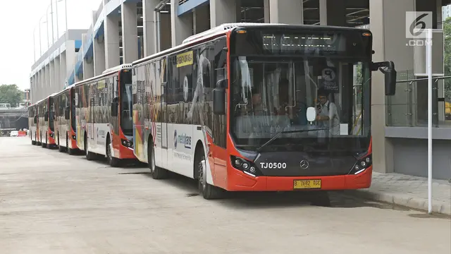 Bus Metrotrans Terintegrasi Kereta Bandara