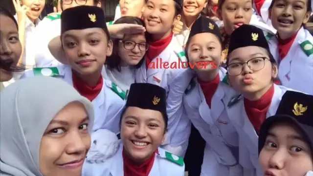 6 Foto Lawas Alleia Saat SMA, Pakai Seragam Paskibra Curi Perhatian