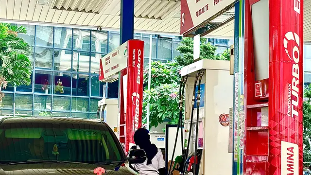 PT Pertamina Patra Niaga memastikan Bahan Bakar Minyak (BBM) jenis Pertalite tersedia di 97 persen dari total SPBU Pertamina di Indonesia. (Foto: Pertamina)
