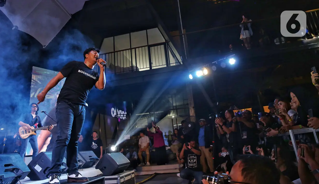 Penampilan enerjik Voodoo sukses menggebrak panggung festival musik All You Can Hear Gigs 2024. (Liputan6.com/Angga Yuniar)