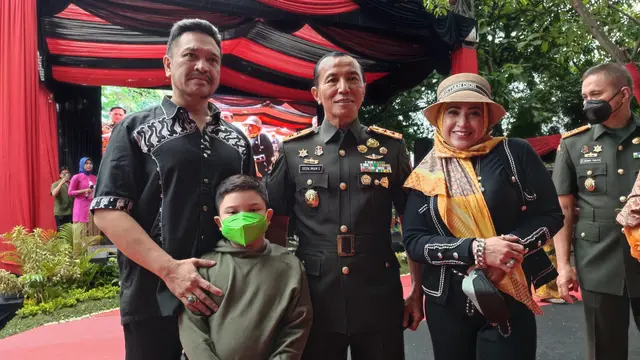 Neng Wirdha tampil menyanyi di acara syukuran HUT Ke 76 ARMED AD