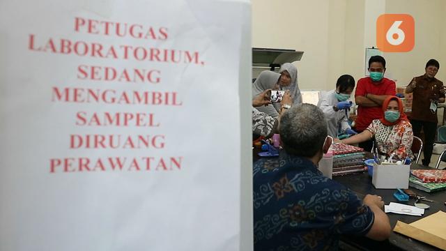 suasana di ruang lab RSUD Anutapura Palu
