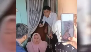Duduk Perkara Emak-emak Surabaya Tertipu Sembako Murah