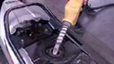 Para pengguna sepeda motor terusik dengan larangan pemerintah menggunakan bahan bakar minyak bersubsidi. Dari bahan bakar Premium beralih ke Pertamax. 