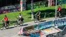 Para pengendara sepeda terlihat di sebuah jalan di Wina, Austria, pada 21 Agustus 2020. Wina mencatat 1,25 juta pengendara sepeda pada Juli, yang merupakan jumlah tertinggi di bulan Juli dalam catatan, demikian menurut Austrian Transport Club. (Xinhua/Guo Chen)