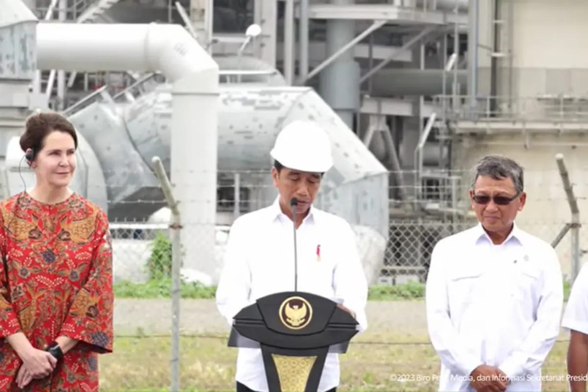 Presiden Joko Widodo (Jokowi) akhirnya meresmikan proyek kilang gas raksasa Tangguh Train 3 di Papua Barat, Jumat (24/11/2023) pagi.