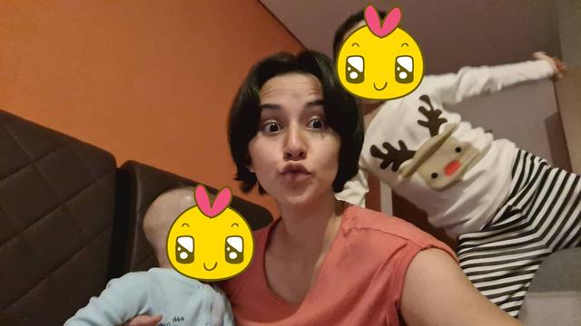 6 Potret Terbaru Dahlia Poland dengan Rambut Pendek, Bikin Pangling